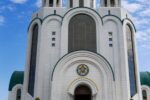 Святейший Патриарх Кирилл совершил Литургию в кафедральном соборе Христа Спасителя и освятил памятник равноапостольному князю Владимиру в Калининграде